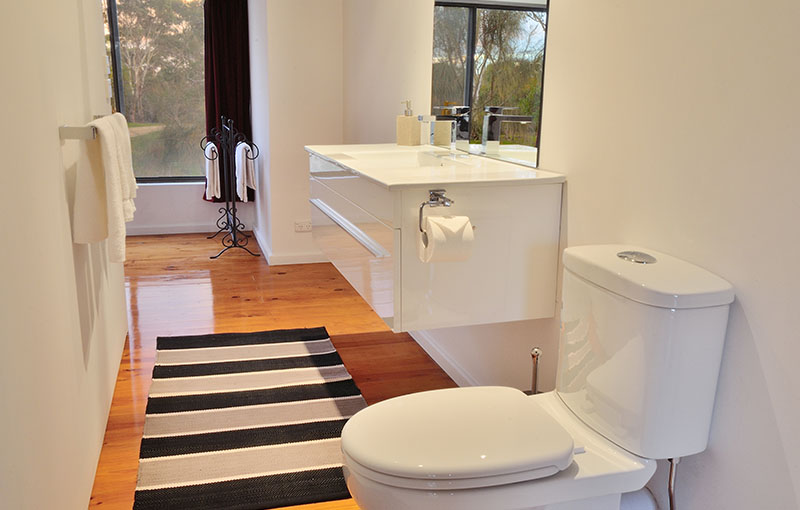 Wings - Bathroom